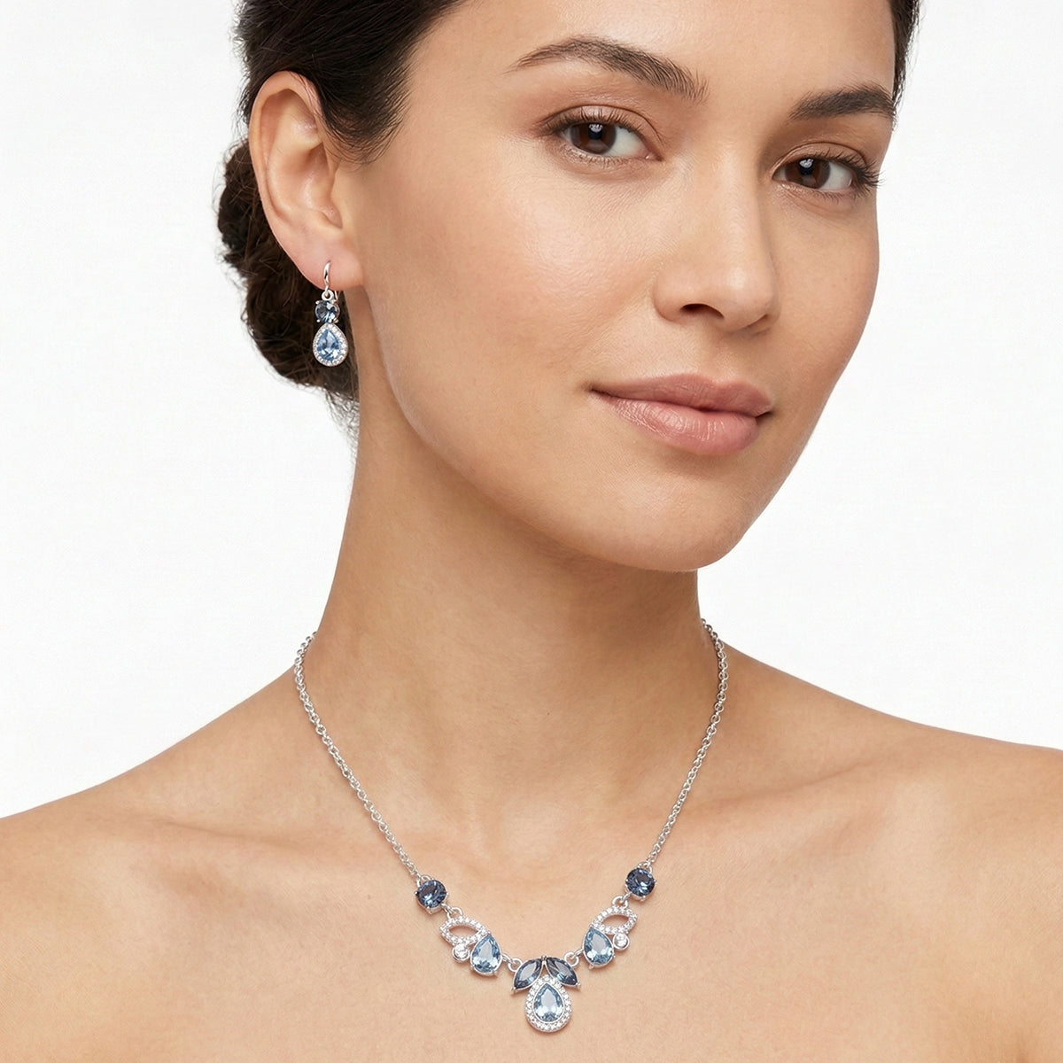 BOX SET COLLAR ANNE KLEIN COLOR PLATEADO FORMA ASIMETRICO 01B01294