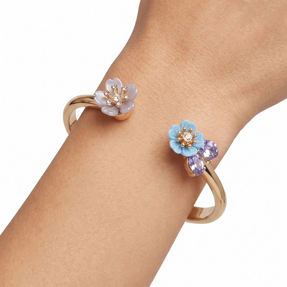 Pulsera Color Dorado  Anne Klein Forma Flor Tipo Bangle , Cierre Tipo Bangle, Familia Fort Lauderdale, Contenido 1 Pulsera