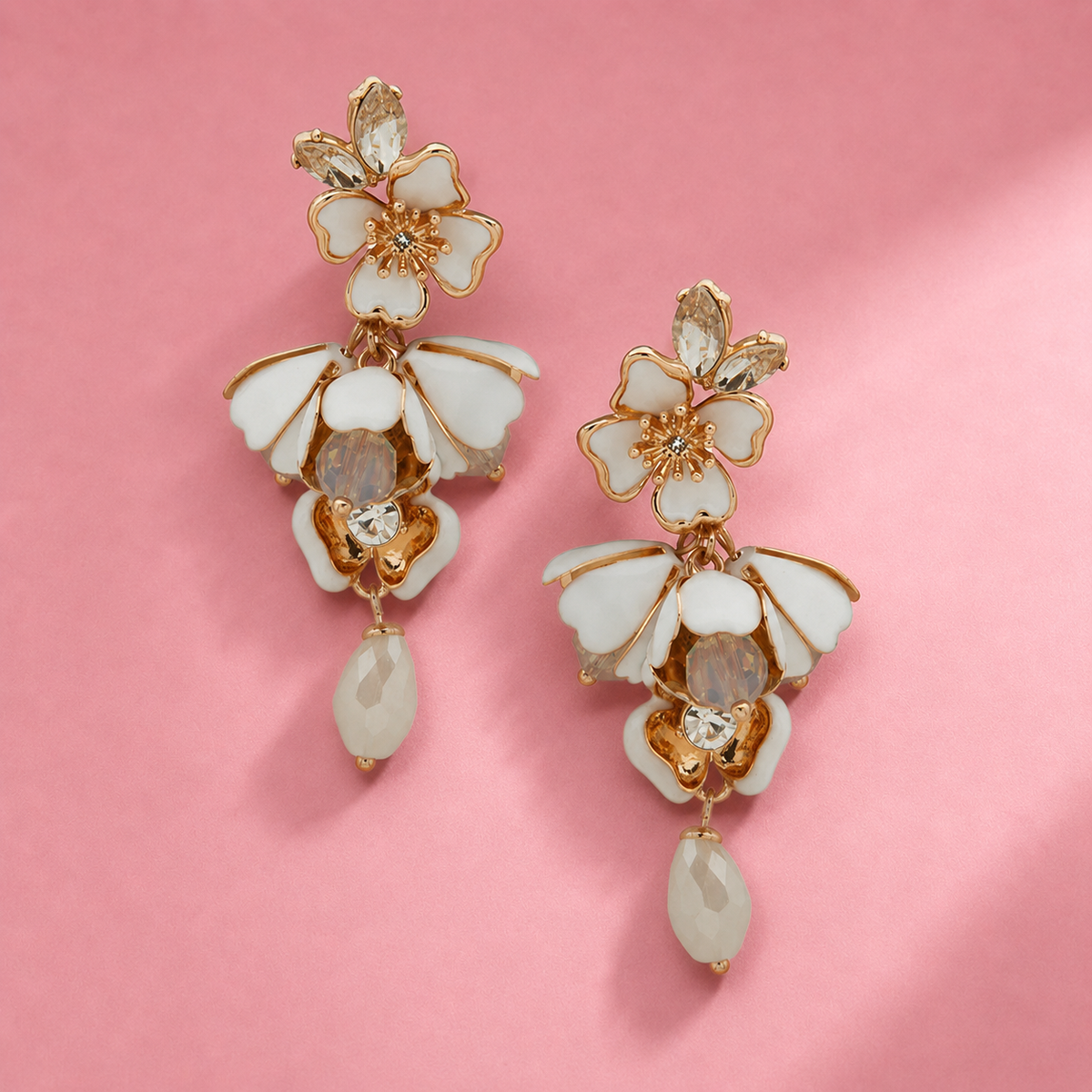 ARETES ANNE KLEIN ALEACION DE METALES COLOR DORADO FORMA FLOR 01C00547