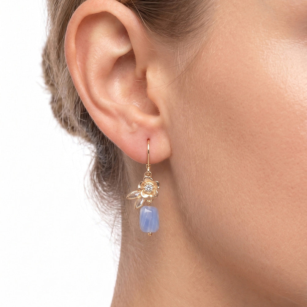 Aretes Color Dorado Anne Klein Forma Flor Tipo Colgante Corto , Cierre Tipo Poste, Familia Fort Lauderdale, Contenido 1 Par De Aretes
