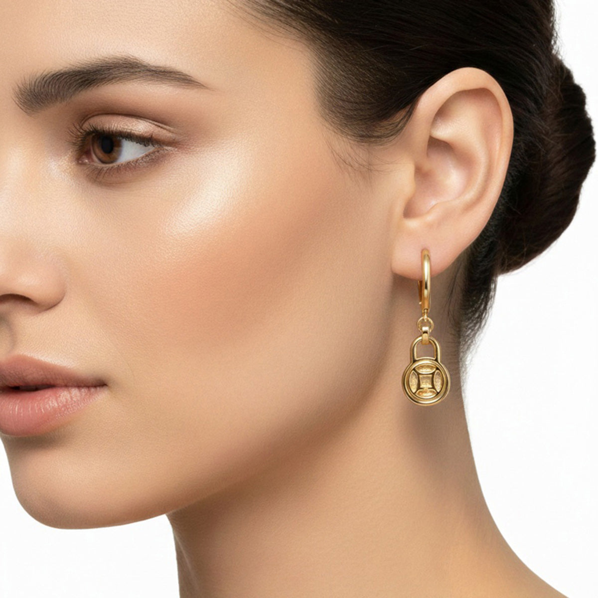 ARETES ANNE KLEIN COLOR DORADO FORMA CIRCULAR 01G01571