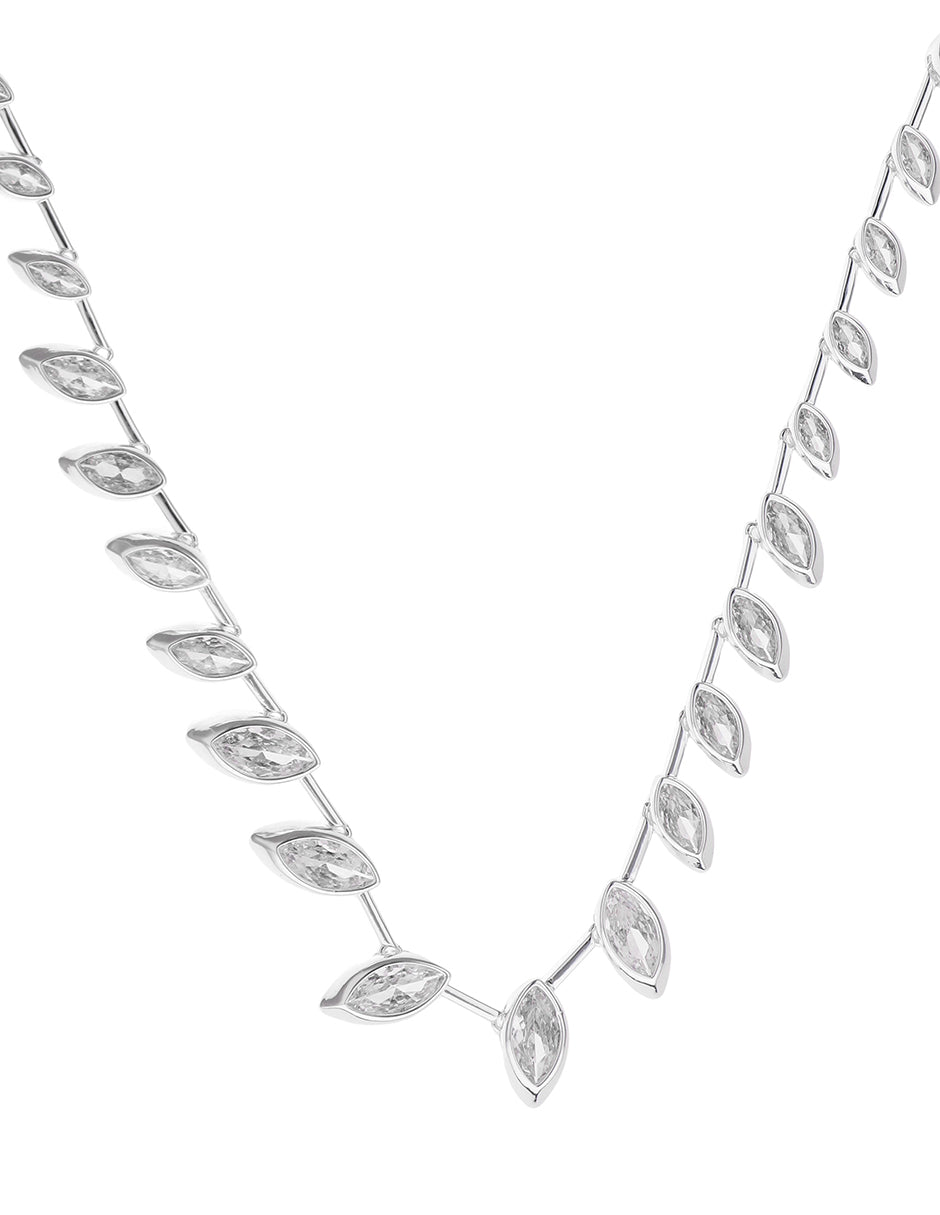 COLLAR ANNE KLEIN COLOR PLATEADO FORMA GOTA 01N00606