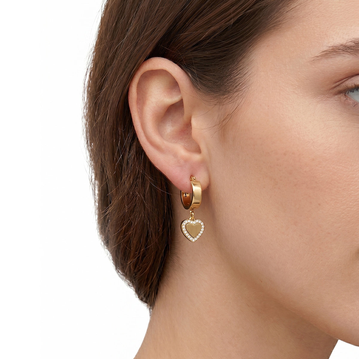ARETES DKNY COLOR DORADO FORMA CORAZÓN 04G00968