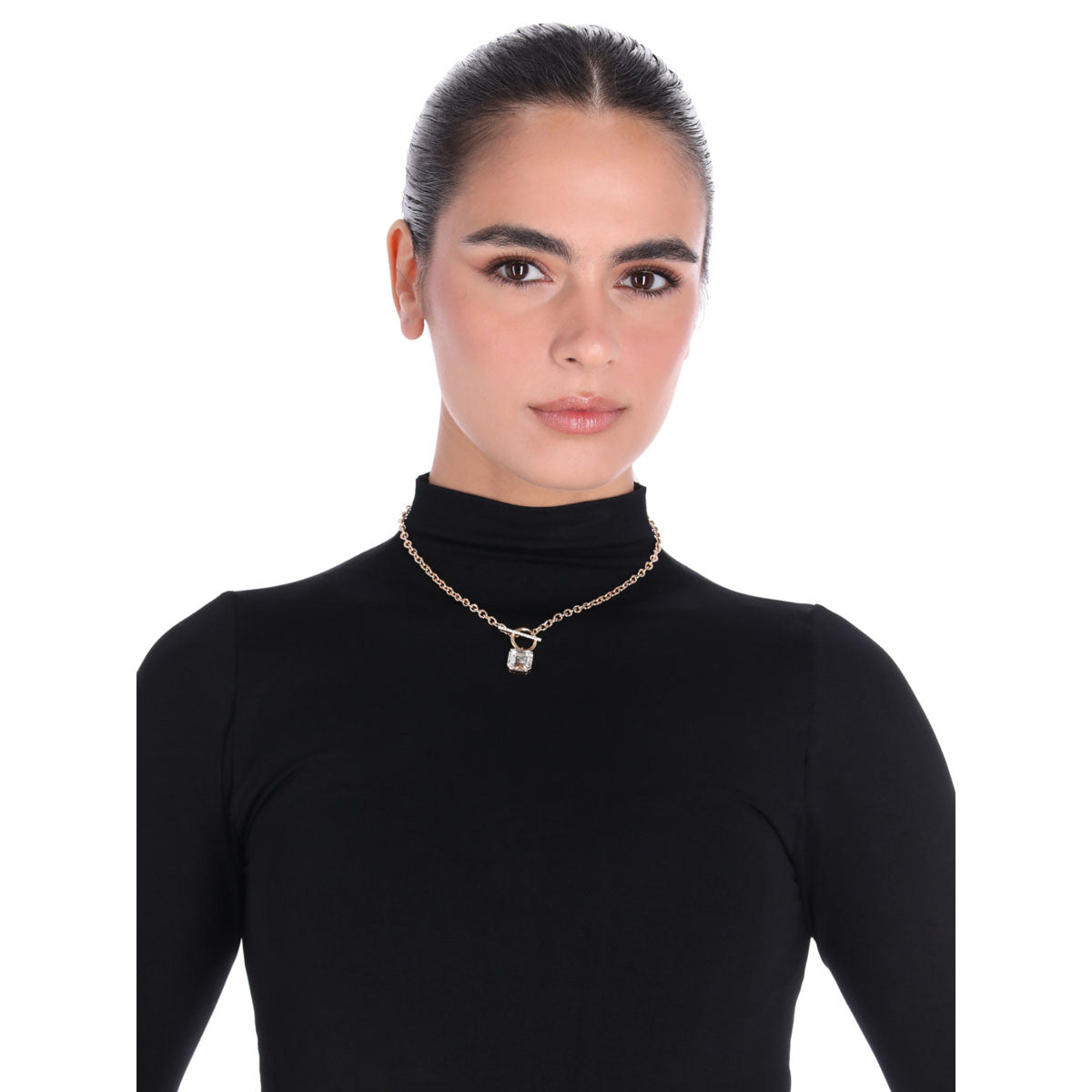 COLLAR DKNY COLOR DORADO FORMA CUADRADO 04N00326