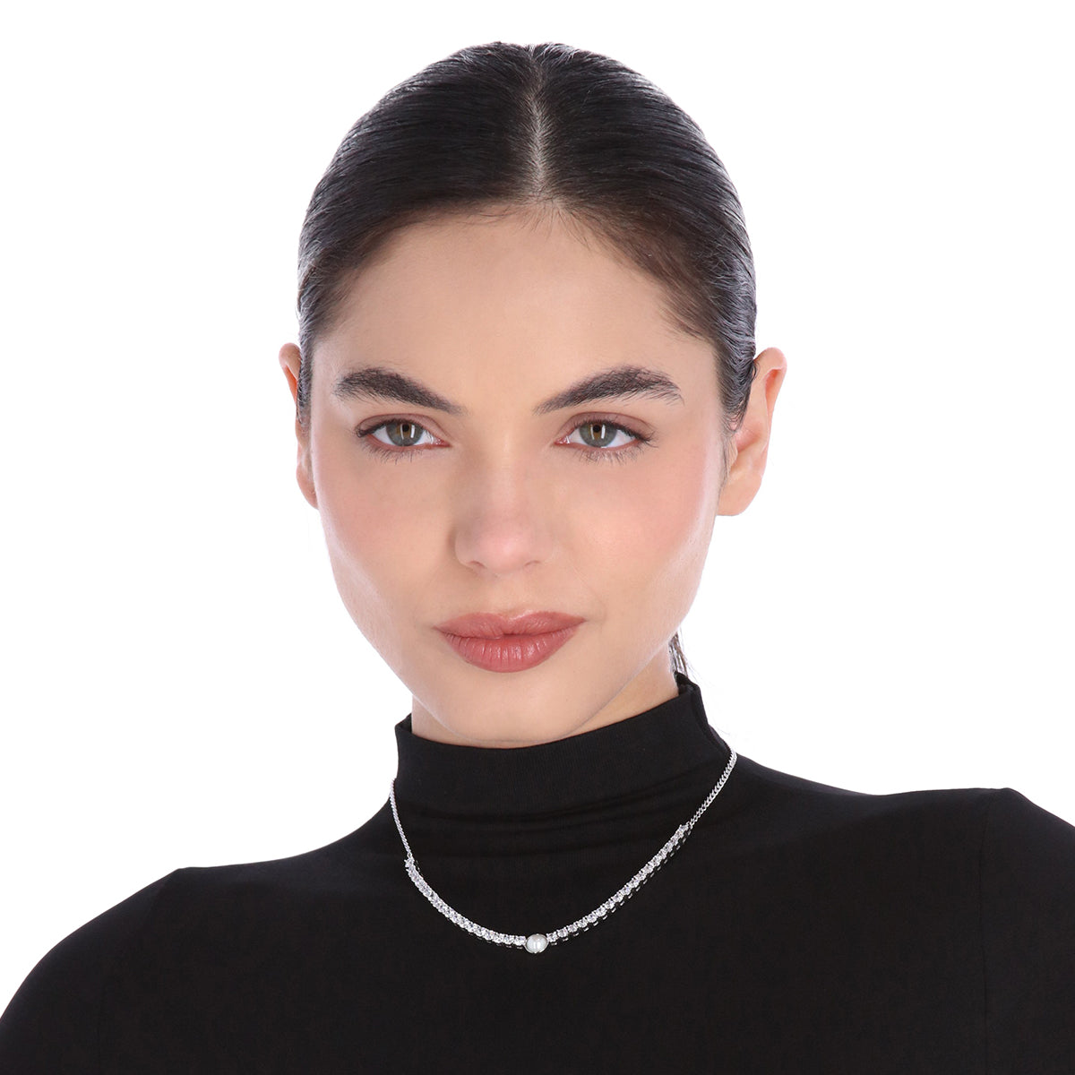 COLLAR COLOR PLATEADO, GIVENCHY, FORMA CIRCULAR TIPO SENCILLO DE PERLAS DE ACRÃLICO COLOR BLANCO, CIERRE TIPO PRESIÃ“N, FAMILIA SHIMMER AND SHINE, CONTENIDO 1 COLLAR