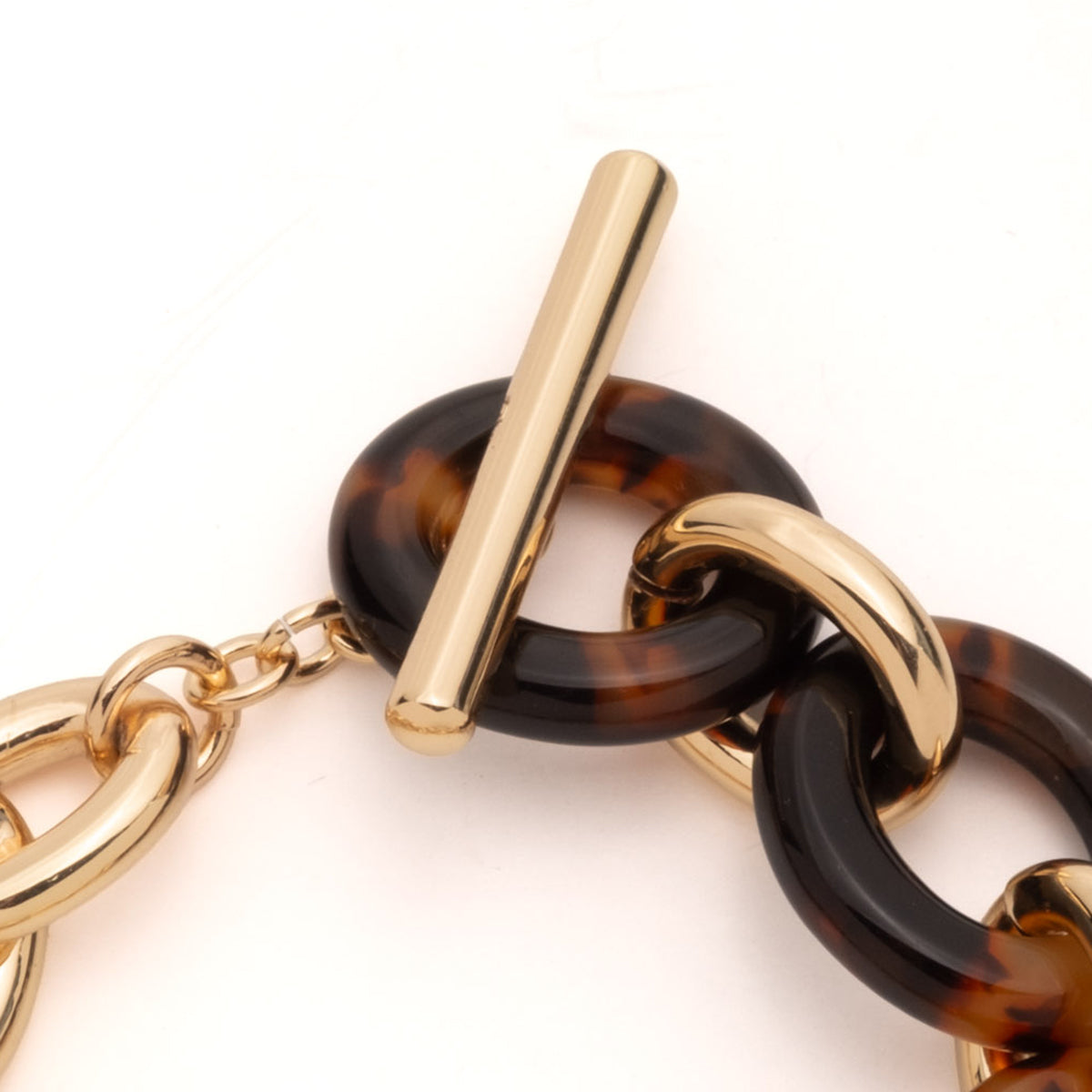 PULSERA RALPH LAUREN COLOR DORADO FORMA LOGO 14B00691