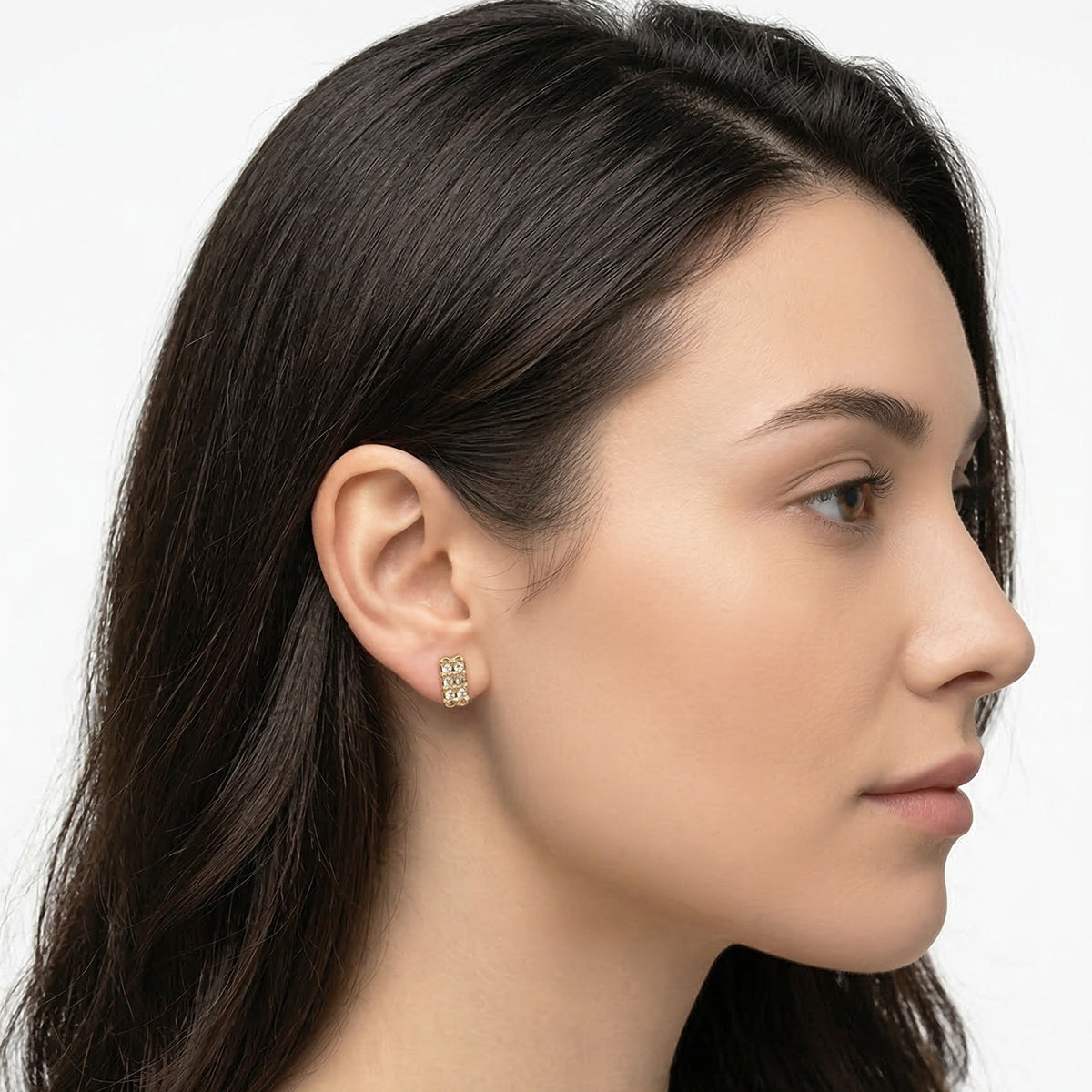 ARETES COLOR  DORADO, RALPH LAUREN, FORMA VARIOS TIPO BOTÃ“N  CON CRISTALES TRANSPARENTES, CIERRE TIPO POSTE, FAMILIA LINDELLA, CONTENIDO 2 PARES DE ARETES