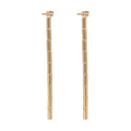 ARETES COLOR  DORADO, RALPH LAUREN, FORMA CIRCULAR  TIPO LINEAL CON CRISTALES TRANSPARENTES, CIERRE TIPO POSTE, FAMILIA LINDELLA, CONTENIDO 1 PAR DE ARETES