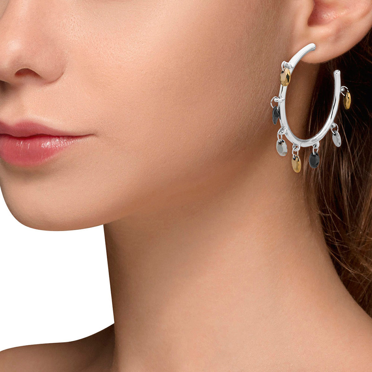 ARETES NINE WEST TRI TONE NUGGET BITONO