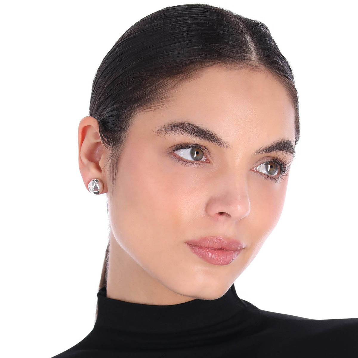 SET ARETES NINE WEST COLOR PLATEADO FORMA HUGGIES 19G04193