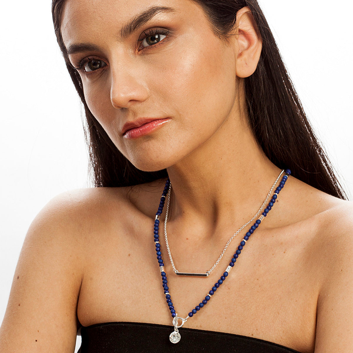 COLLAR NINE WEST COLOR BEADED SODALITE PLATA