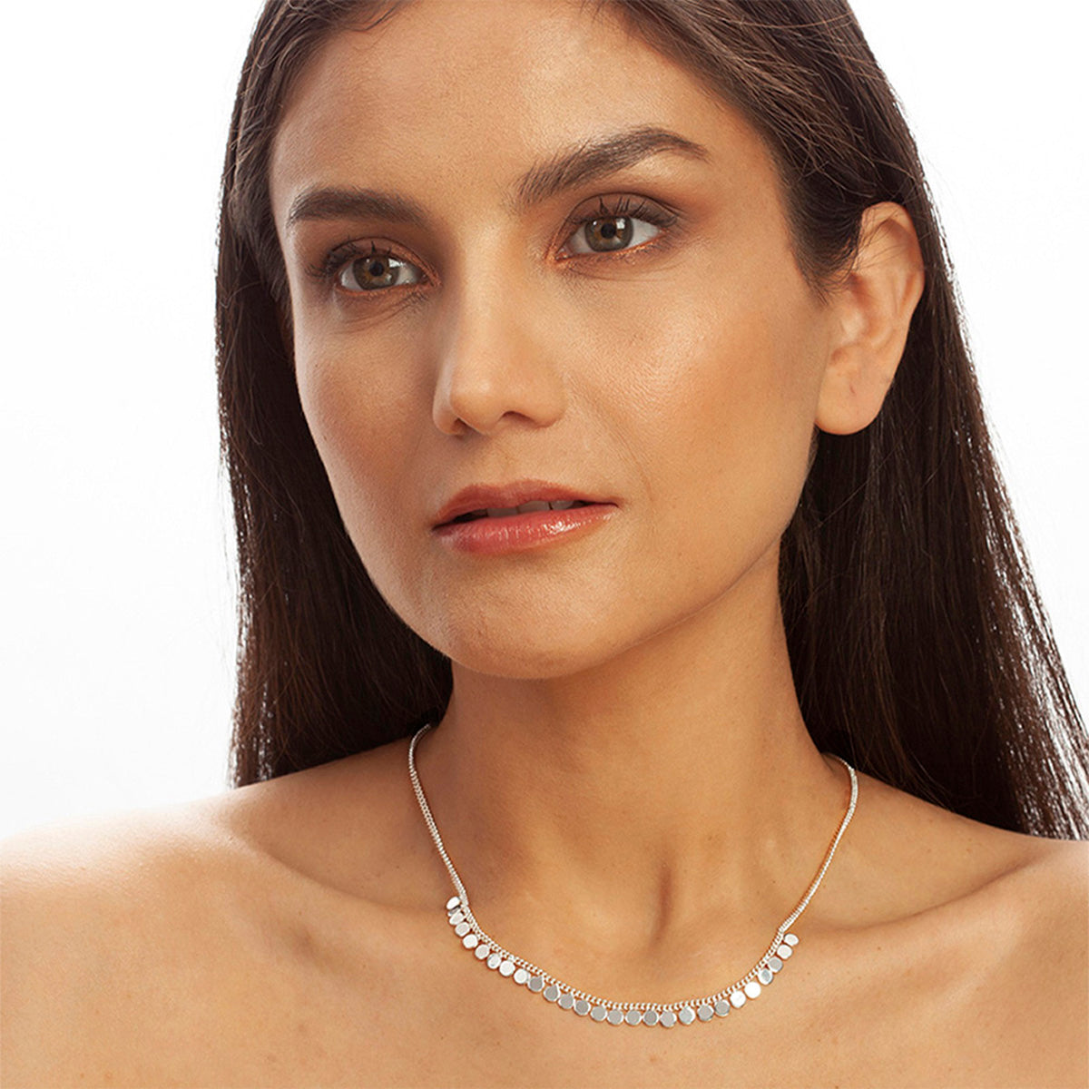 COLLAR NINE WEST SILVER DISC N RECLRS PLATA