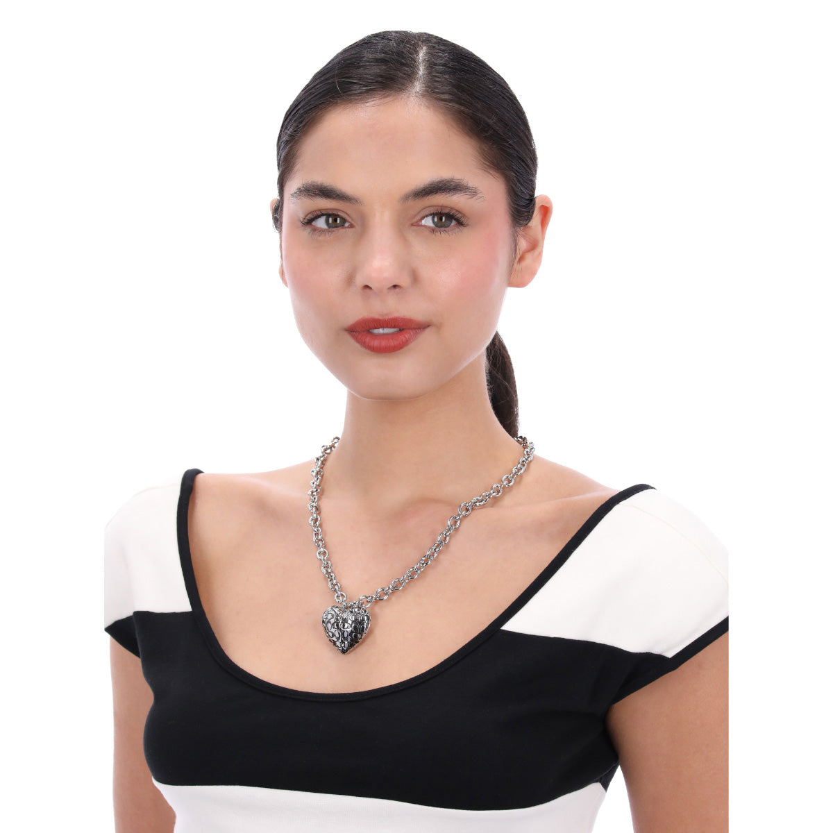 COLLAR COACH QUILTED LOGO HEART RECOLOR PLATEADO