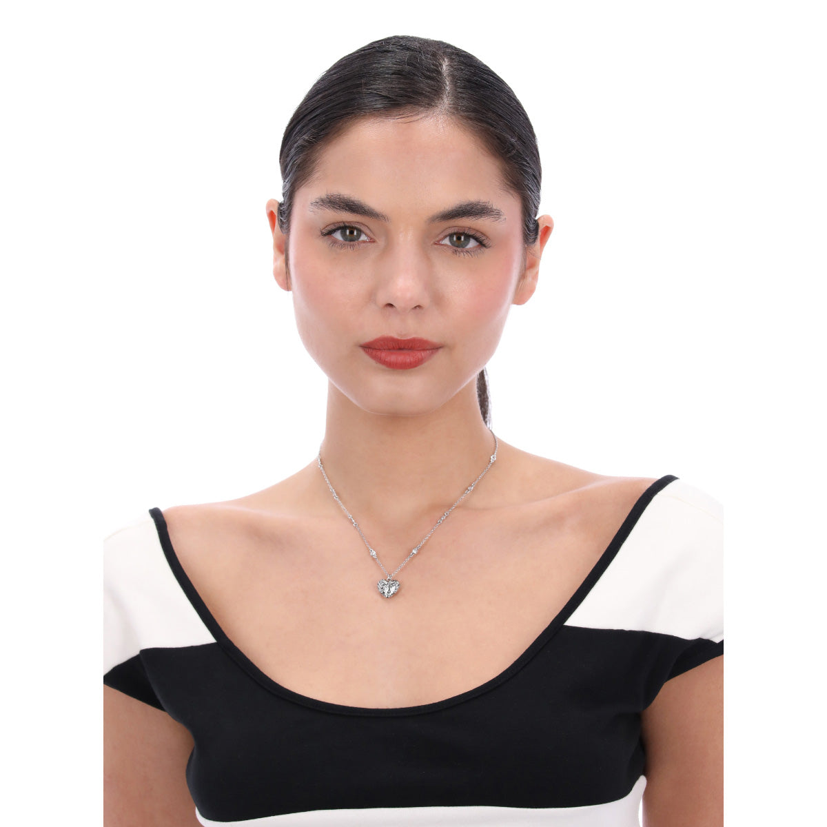 COLLAR COACH QUILTED LOGO HEART RECOLOR PLATEADO