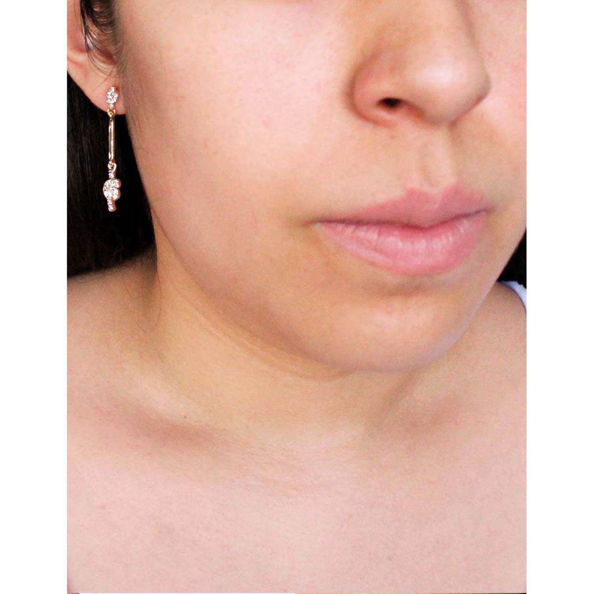 ARETES NINE WEST NW FEB20 SOCIAL DORADO