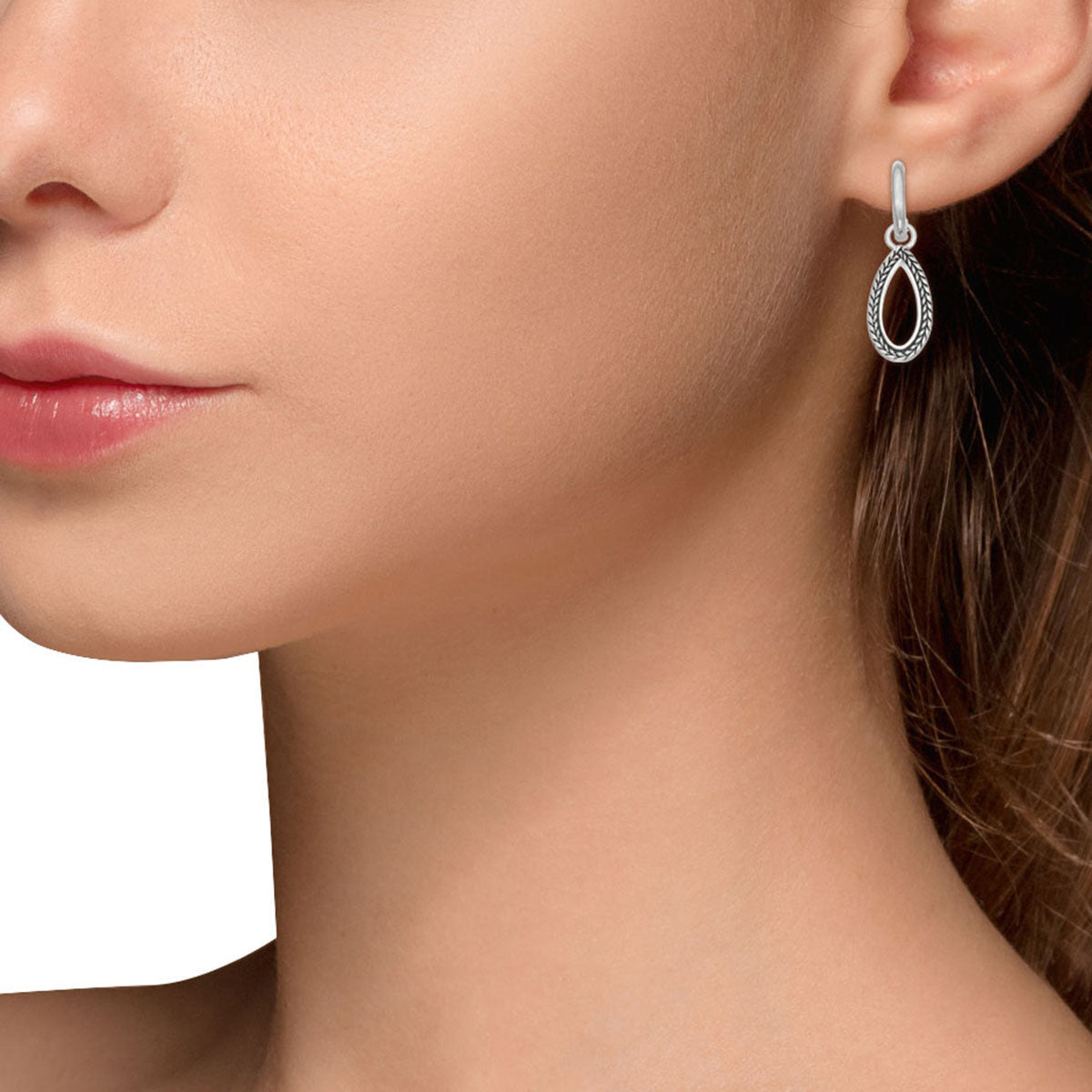 ARETES NAPIER PEAR THREADS PLATEADO