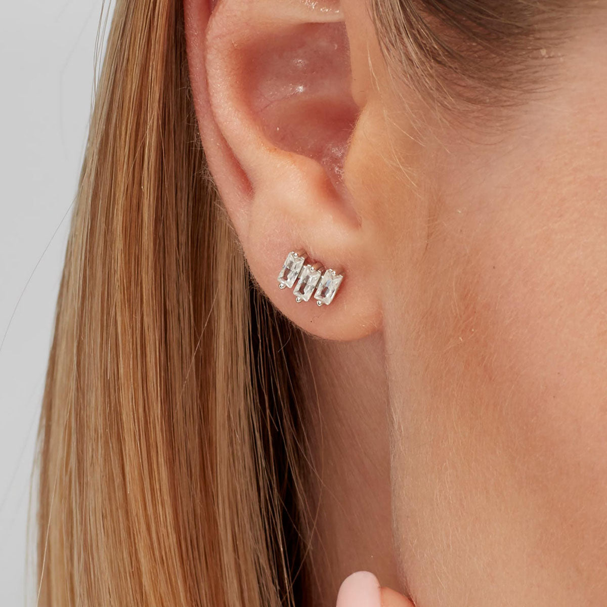 ARETE SOLITARIO BROSWAY COLOR PLATEADO FORMA BOTÓN FIW09