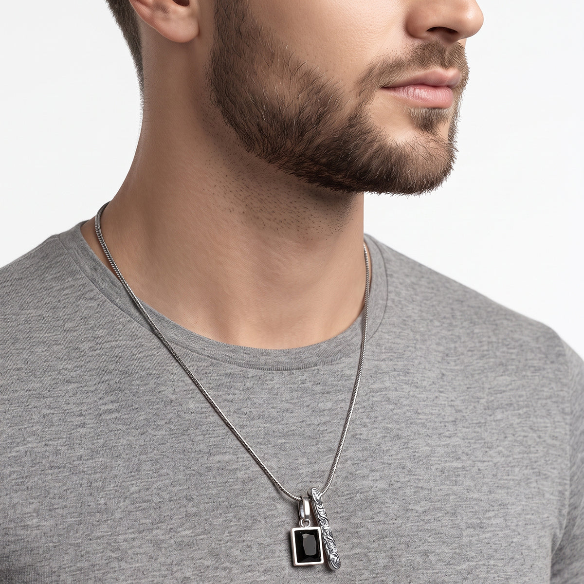 COLLAR  LEE COOPER CABALLERO COLOR PLATEADO FORMA LOBO LC.N.02084.350